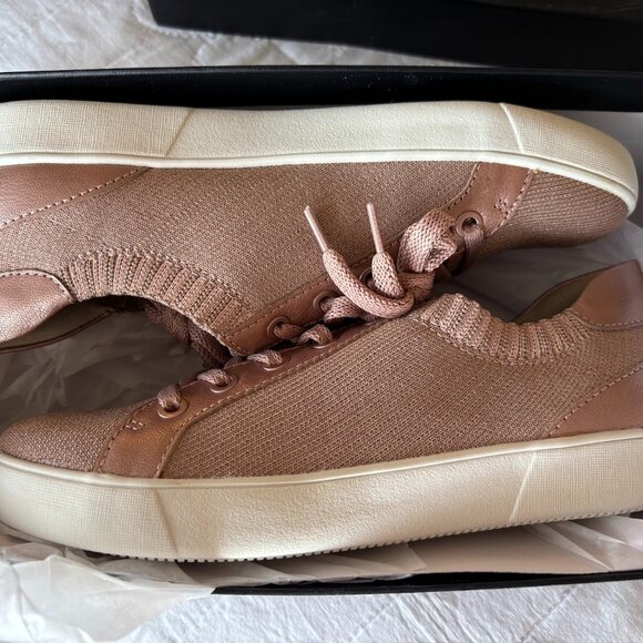 Naturalizer Morrison 5 Sneakers in Chai - Picture 3 of 10